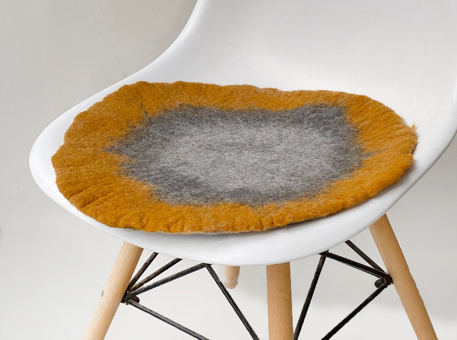 Handmade Wool Chair Pad/ Wool Chair Cushion/ Round Chair Pad/ Felt Seat  Cushion/ Wool Seat Pad/ Cat Cave Pad/ Cat Cave Cushion/ Pet Cushion 